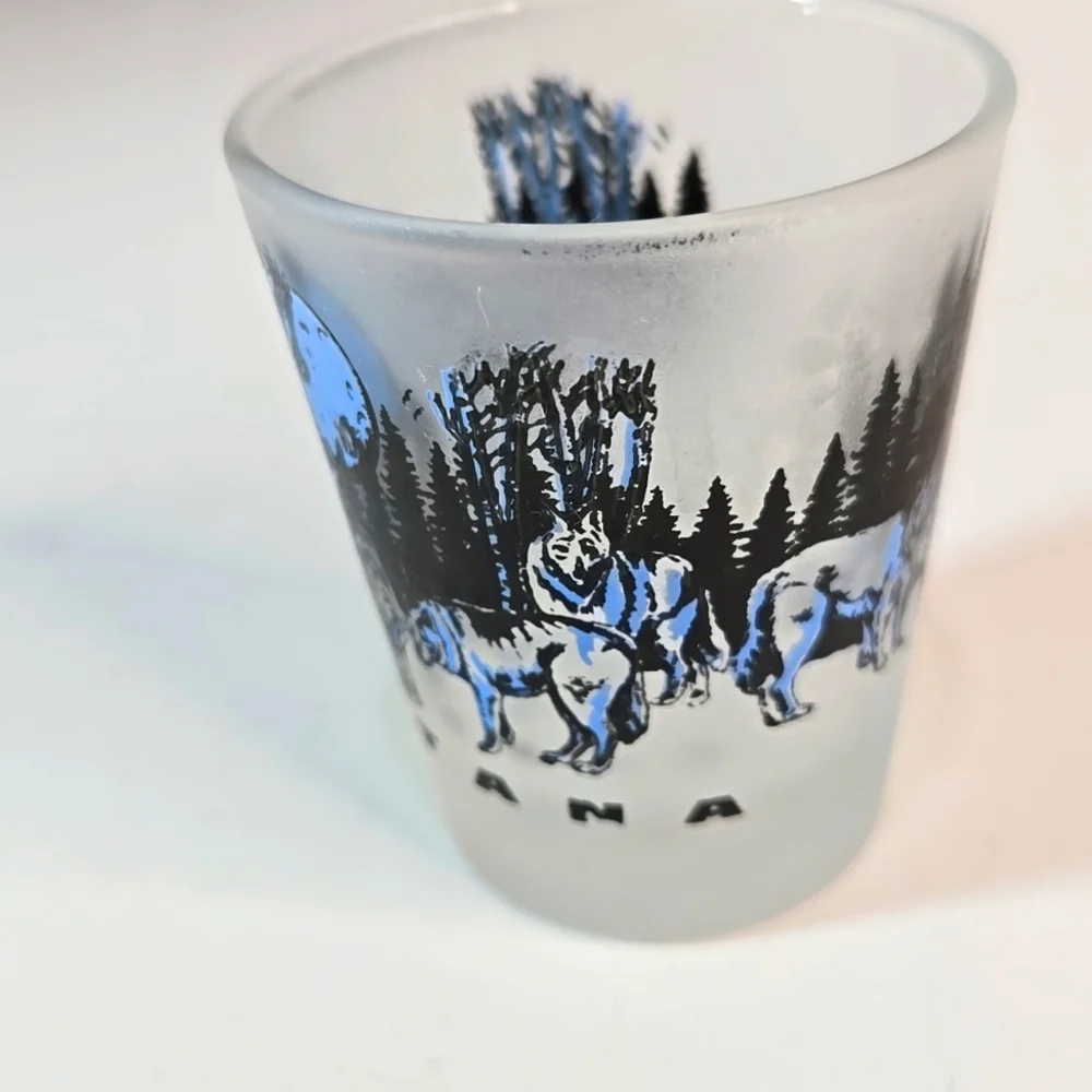 Set of 2 Vintage Shot Glasses Montana Wolf Design & Federal Mini Beer Mug - Picture 3 of 15